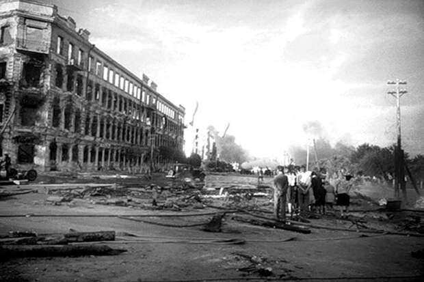 Первые бомбежки Сталинграда. 