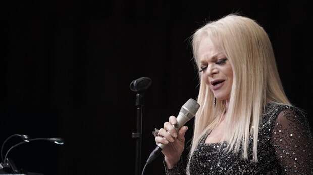 Продюсер Дворцов раскрыл заработок Долиной за VIP-концерт в московском баре