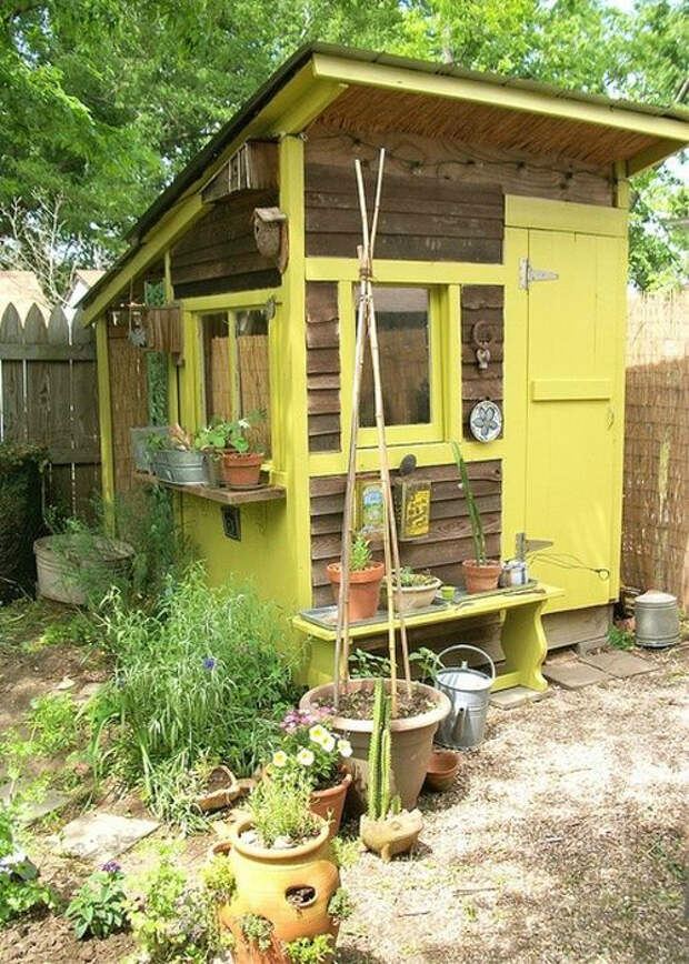 Подсобное помещение с односкатной крышей. | Фото: Pinterest. Подсобное помещение с односкатной крышей. | Фото: Pinterest.