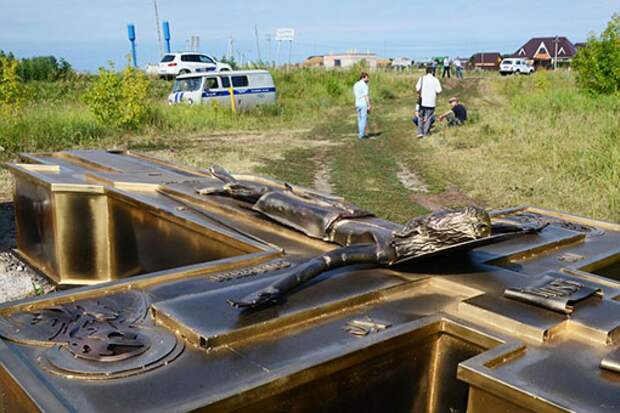 Наверное, многие помнят отвратительную историю со спиленным депутатом-Единороссом и низвергнутым на землю православным крестом в селе Ташкирмень под К