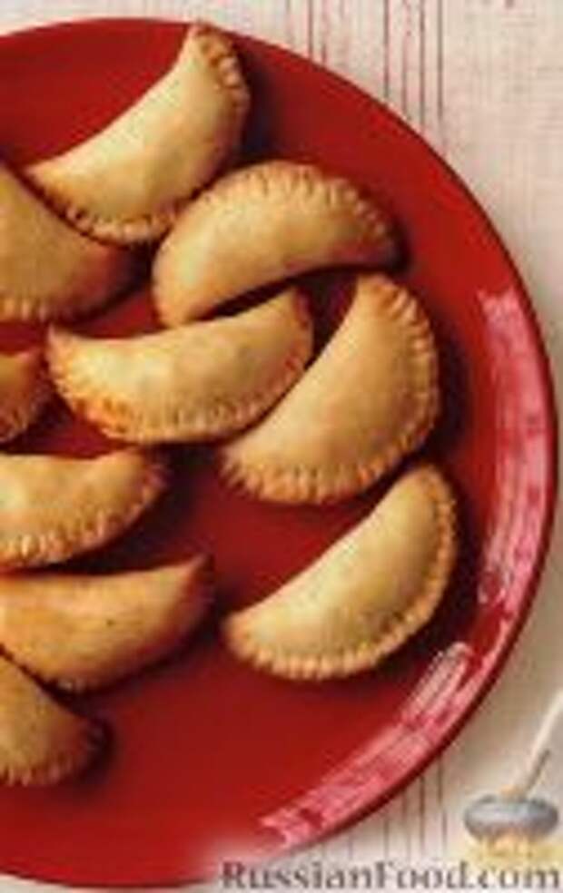 Фото к рецепту: Пирожки с курицей