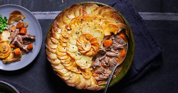 Тушеное мясо с бараниной и дофинуазом