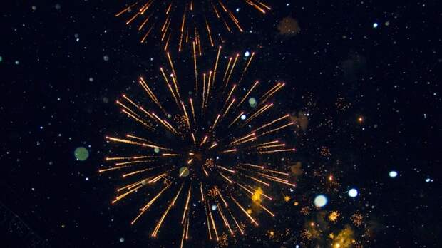 Барнаульцам напомнили, где можно запускать салюты и как делать это безопасно