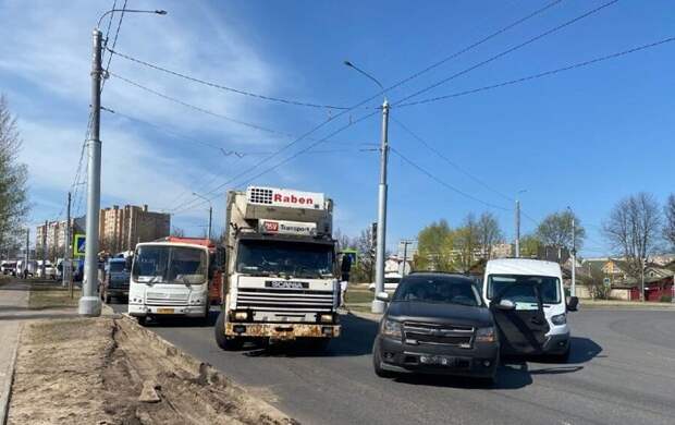 Транспортный коллапс вынудил костромичей идти пешком