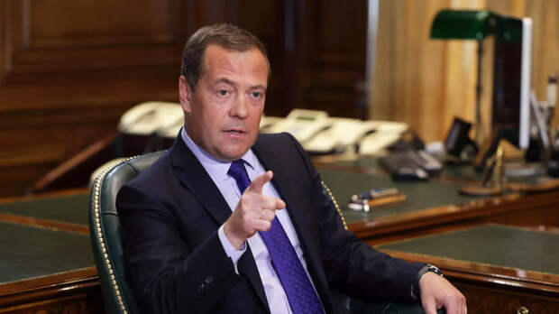 Заместитель председателя Совета безопасности РФ Дмитрий Медведев Заместитель председателя Совета безопасности РФ Дмитрий Медведев - Sputnik Беларусь, 1920, 27.12.2022
