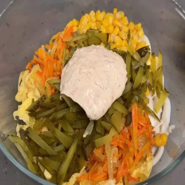 Новый салат «Огонёк» — по рецепту из местного кафе. Нежный кальмар в необычной заправке