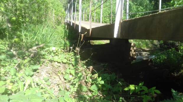Мост через речку Подборенку частично провалился в Ижевске