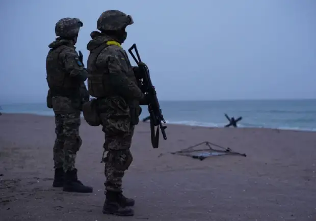 WarGonzo: Азов* взял в плен более 100 моряков