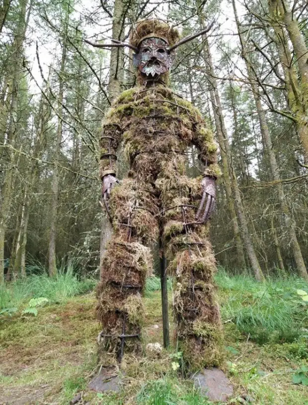 Разные неожиданные и жуткие находки в лесу