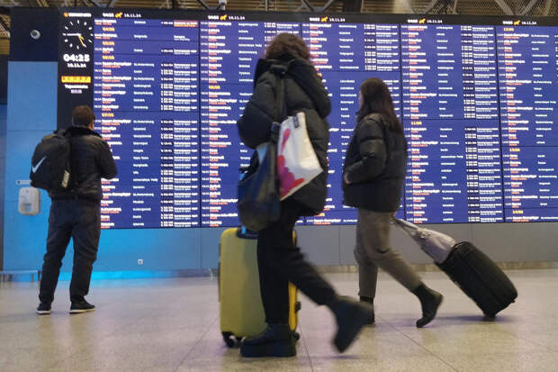 Россиян предупредили о массовых задержках самолетов из-за ограничений