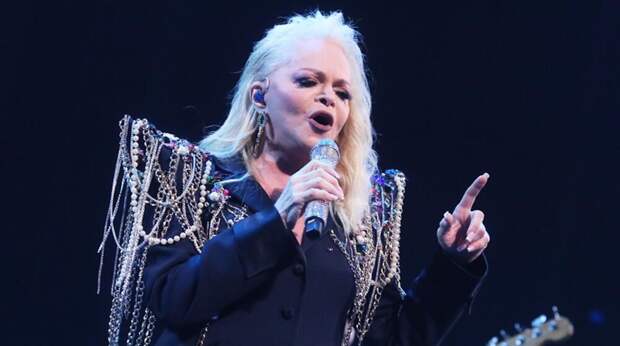 Приставы приступили к принудительному выселению Долиной из квартиры Лурье