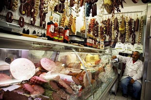 Готовые мясные продукты, мягко говоря, не оздоравливают. (Фото Mike Kemp / In Pictures / Corbis.)