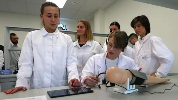 В нескольких свердловских школах появятся медицинские классы