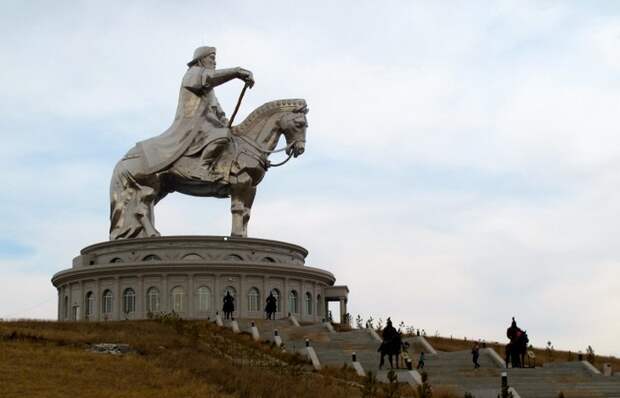 Могилу Чингисхана не нашли до сих пор./ фото: osimira.com