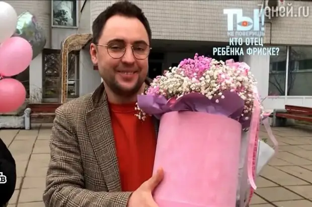 Встретил с цветами: Наталья Фриске показала отца своего новорожденного ребенка