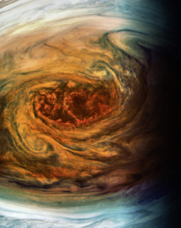 Jupiters_Great_Red_Spot_-_.jpg
