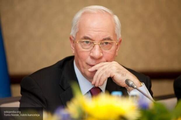 Азаров: Раньше Украина производила ракеты, а теперь хвастается борщом