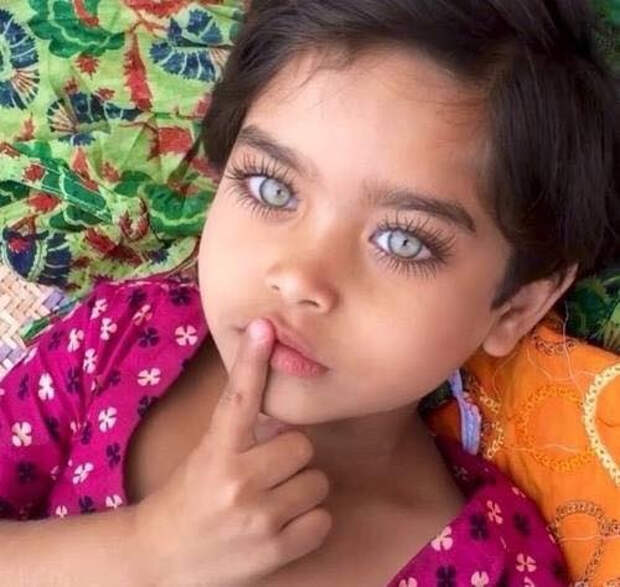 http://s1.favim.com/orig/150425/beauty-children-eyelashes-green-eyes-Favim.com-2680721.jpg