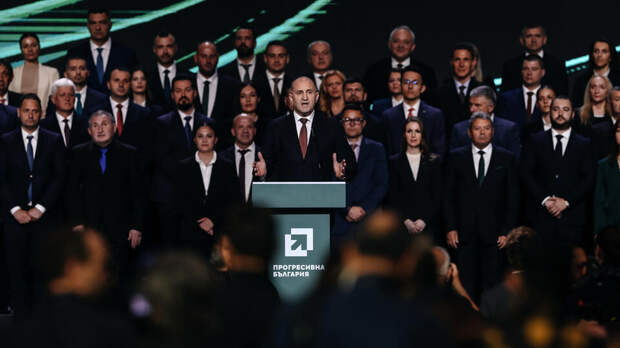 Партия экс-президента Радева лидирует в болгарских парламентских выборах