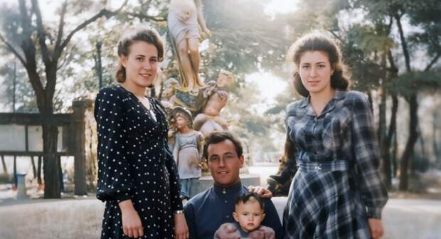 Сталино. Сквер Павших коммунаров. 1947 год