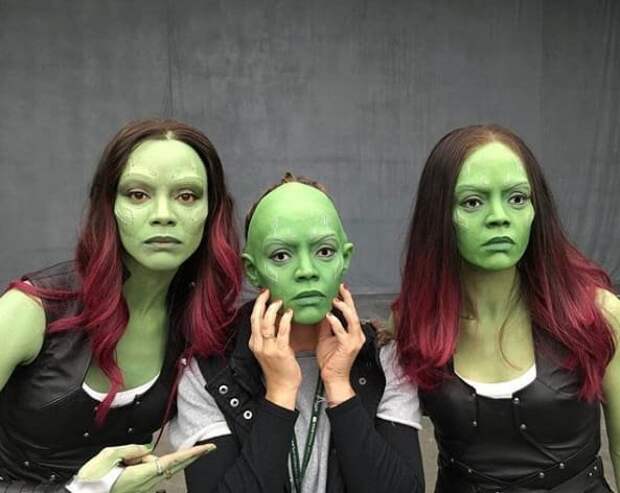 20. У дублеров Гаморы были жутковые зеленые маски, но в фильме это незаметно Marvel Avengers Assemble, Marvel Comics, За кадром известных фильмов, за кадром, мстители на сьемках, мстители смешные моменты, съемочная площадка, съёмки фильма