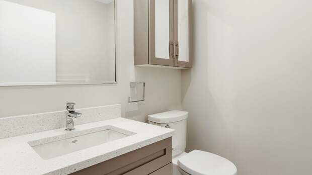 Врач предупредила о «микробном облаке» в домашнем туалете