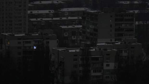 "Война на истощение". Украина едва держится на плаву — и спасти ее некому