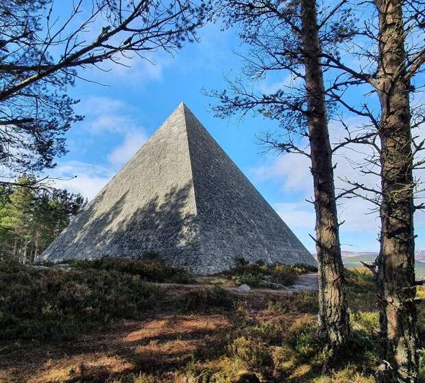 Скрытая пирамида в лесу Балморал, Шотландия (Видео)
