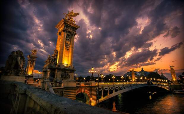 Прогулка по мосту в Париже. Мост Александра III