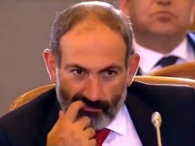 Пашинян поковырял в зубах под камеры на саммите ЕАЭС