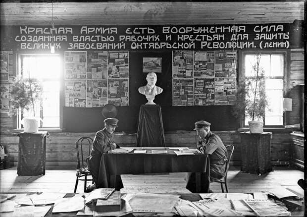 Красный уголок на призывном пункте, 1931 год большевики, галич, история, пионеры, ссср, фото