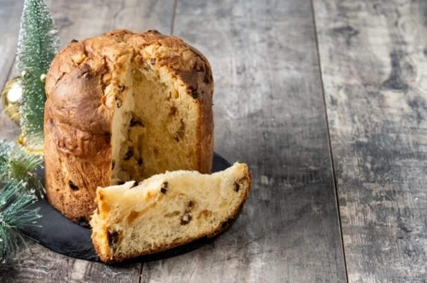 Отец Портнов рассказал, что делать с освящёнными куличами и крашенками, если они испортились