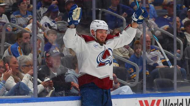 «Колорадо» обыграл «Калгари» и досрочно завоевал Президентский кубок