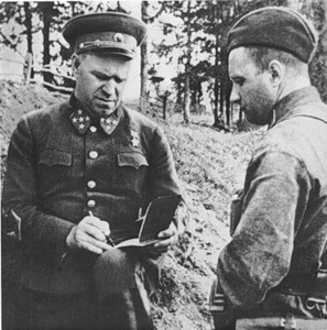 Фотобиография маршала победы Георгия Константиновича Жукова.