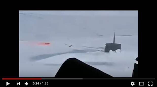 Российские вертолетчики сняли на видео застрявшую в арктических льдах подлодку США