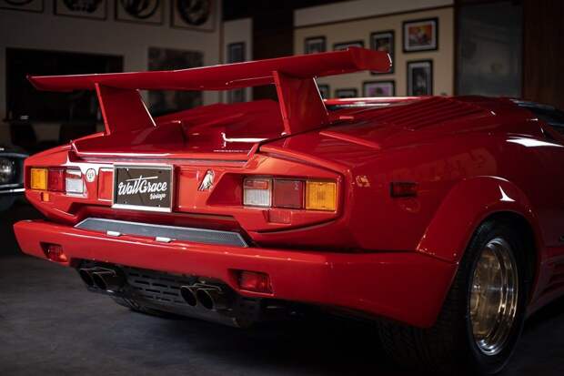 Редкий юбилейный Lamborghini Countach с минимальным пробегом