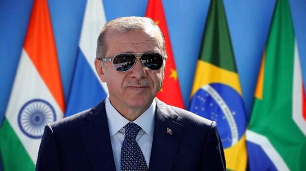 Эрдоган разворачивает Турцию на восток