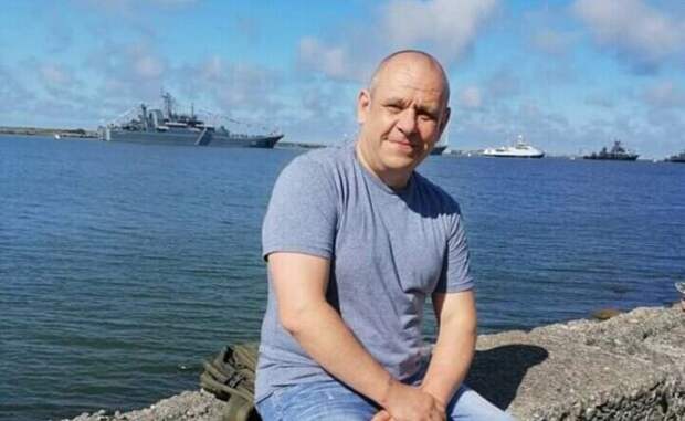 Борец со сносом советских памятников Жгун сообщил, что сбежал из Латвии в Россию