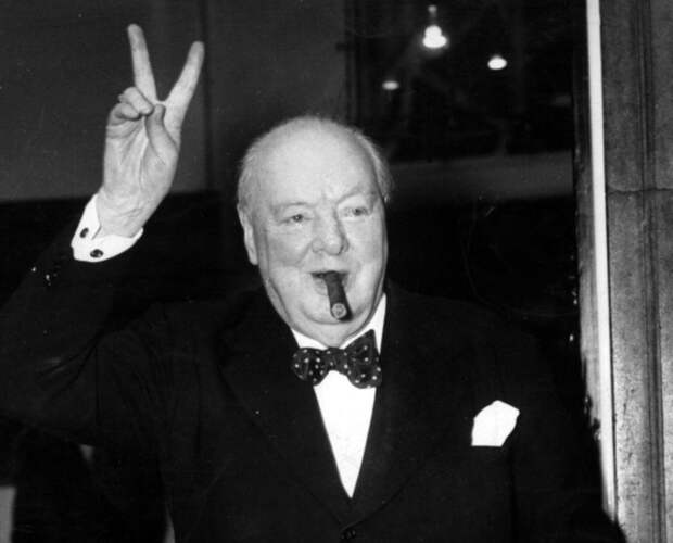 Почему великий политик Уинстон Черчилль не любил учиться и с трудом сдавал экзамены. «Я сделал то, что делают затравленные люди: ушел в кусты».
