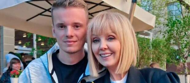 Тяжёлый путь Арсения Шульгина: полмиллиона долларов долга и семейные драмы на глазах у всей страны