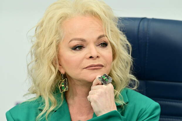 Билеты на концерт Долиной предложили раздать бесплатно