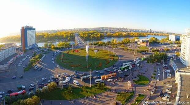Предмостную площадь в Красноярске вновь решили отдать под парковку Предмостную площадь в Красноярске вновь решили отдать под парковку