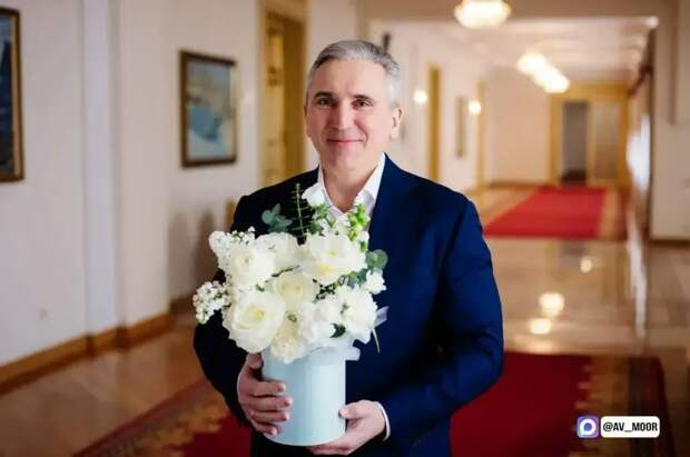 Поздравление с 8 марта от Александра Моора