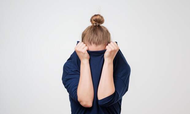 Соска в рот — и все пройдет: что за странные методы используют зумеры, чтобы победить стресс