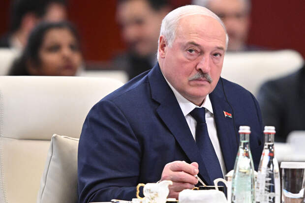 Лукашенко пообещал американцам посетить предстоящее заседание "Совета мира"