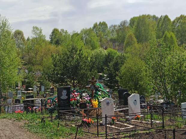 В Новокузнецке в Радоницу до кладбищ будет запущено 30 автобусов