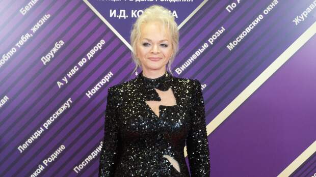 Сколько Лариса Долина заработает за сольный концерт в Домодедово: названа точная сумма