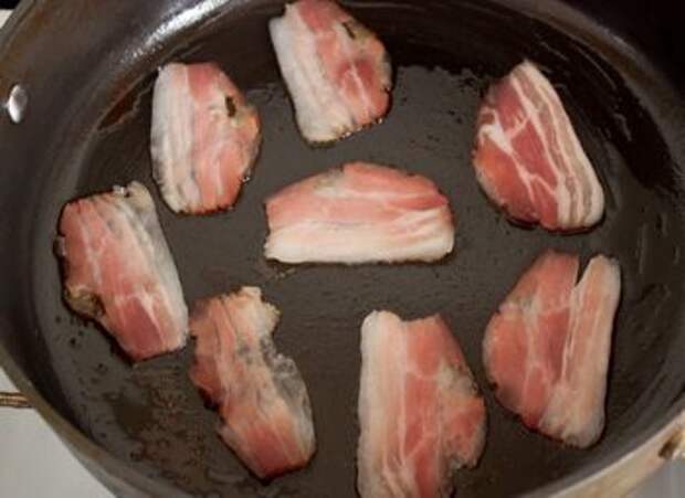 Гренки с беконом и помидорами