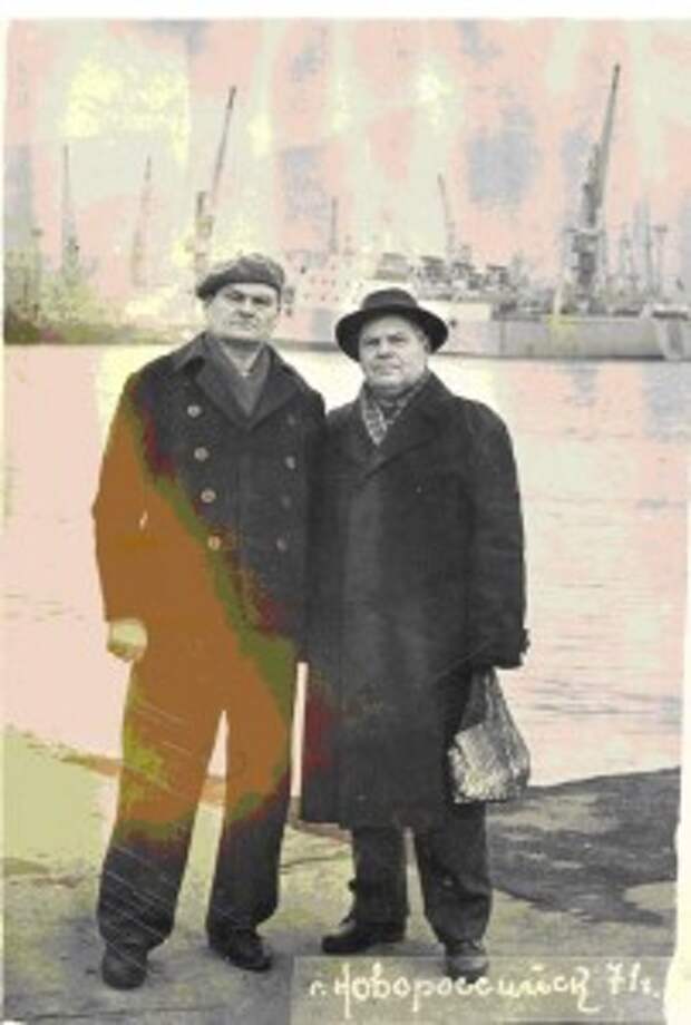 В.Н.Кайда и Г.Стеценко в Новороссийске. 1971 г.