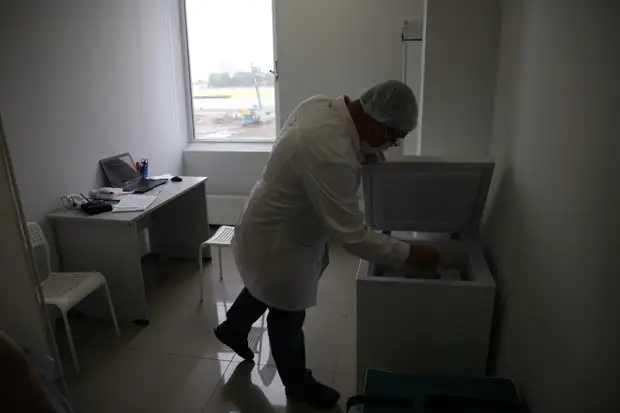 В России еще 7 651 человек подхватили COVID-19